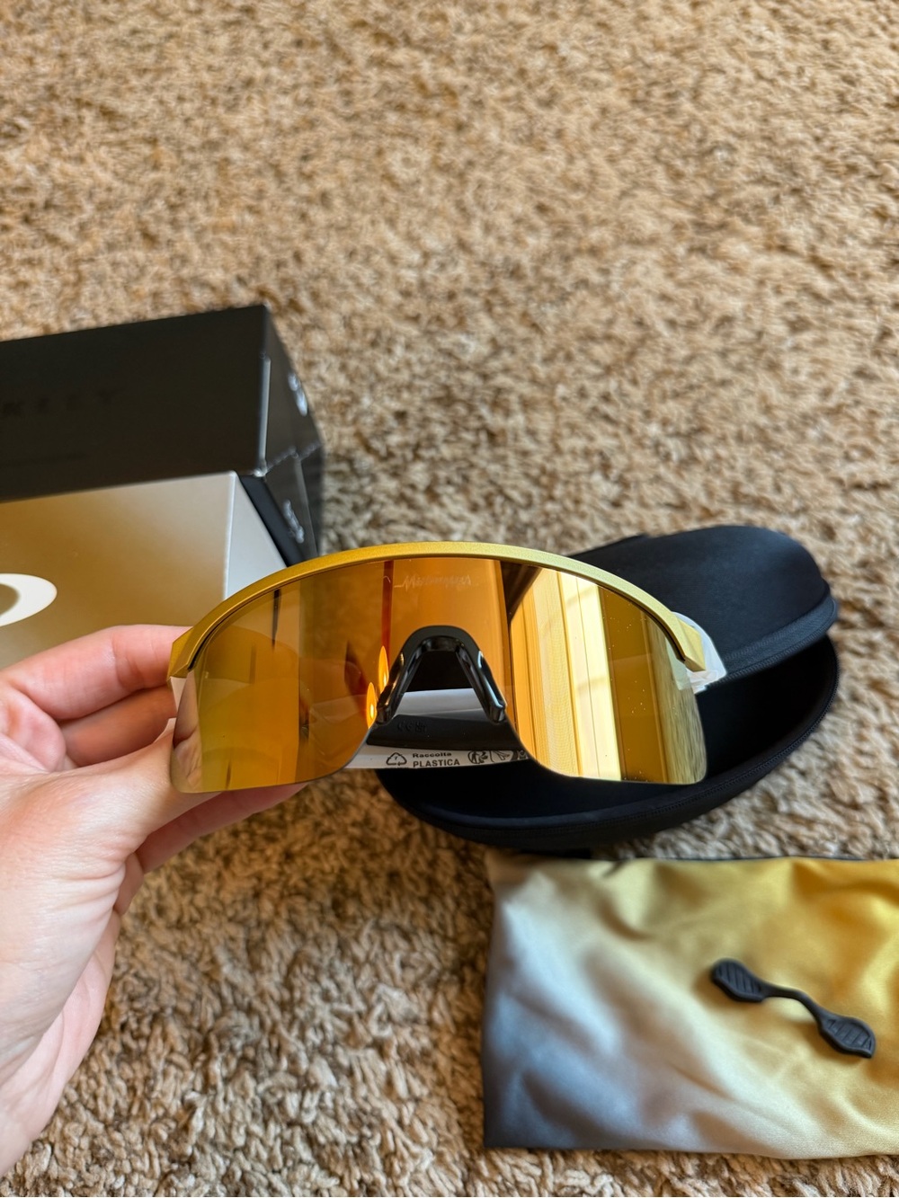 Oakley Resistor Patrick Mahomes II Youth Sunglasses Prizm 24K Gold w/ Case & Box